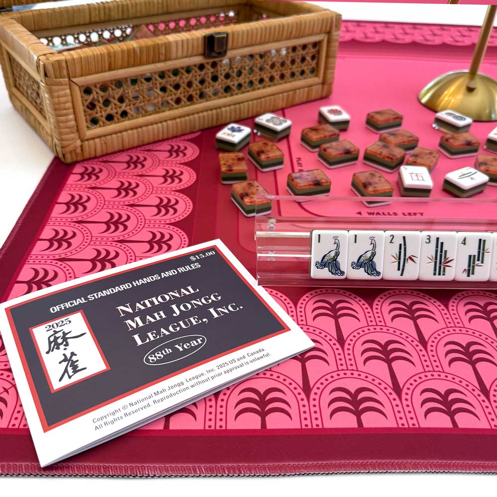 Scalloped Palms Premium Mahjong Mat