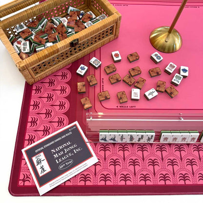 Scalloped Palms Premium Mahjong Mat